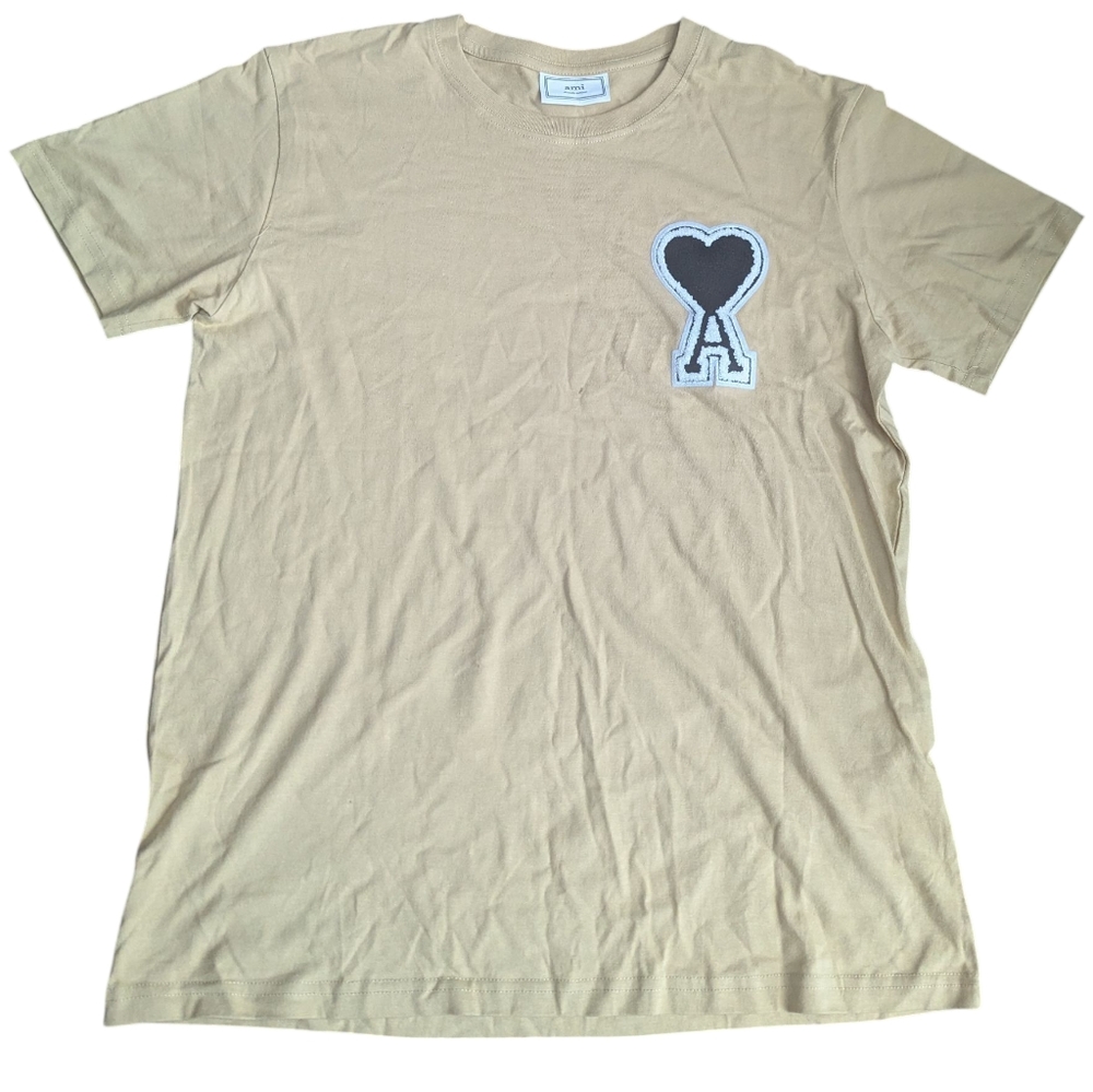 Ami Tan Short Sleeve Tee with Heart Design
